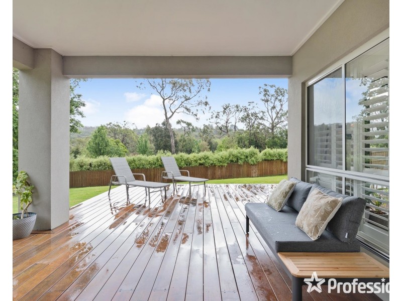 90 Stradbroke Road, Montrose VIC 3765