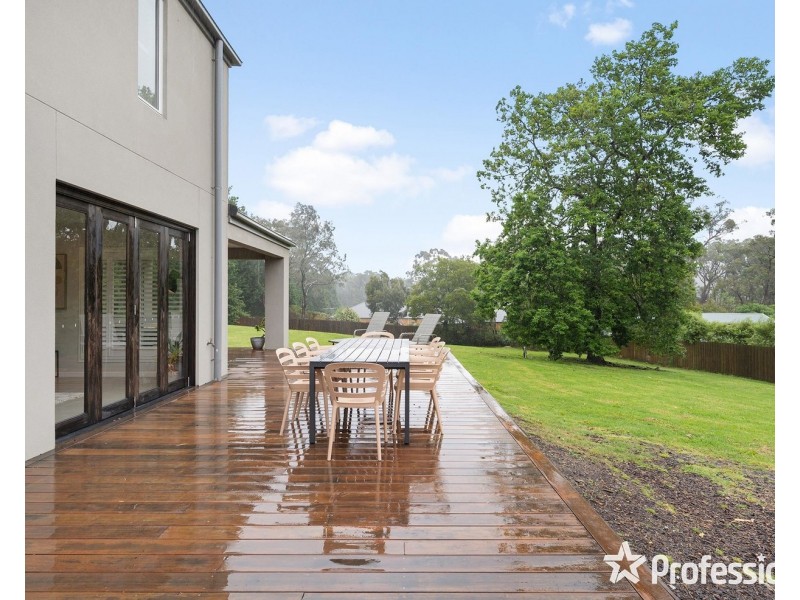 90 Stradbroke Road, Montrose VIC 3765