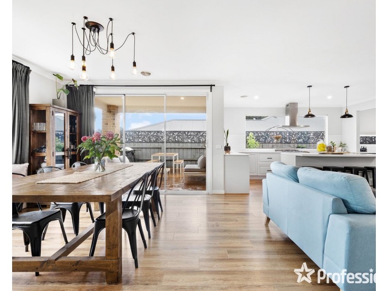 19 Pinnacle Rise, Lilydale VIC 3140