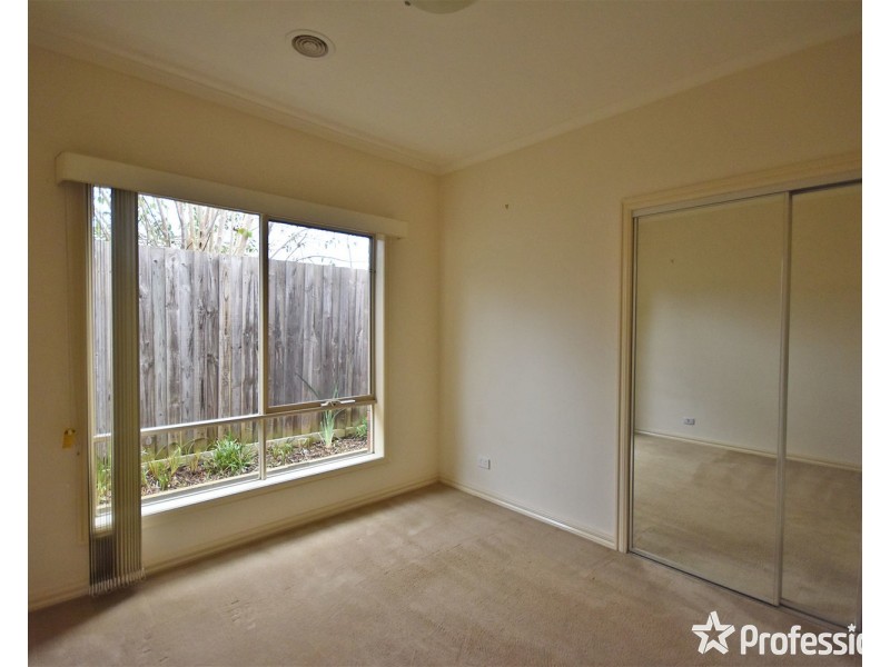 4 Saxon Drive, Mooroolbark VIC 3138