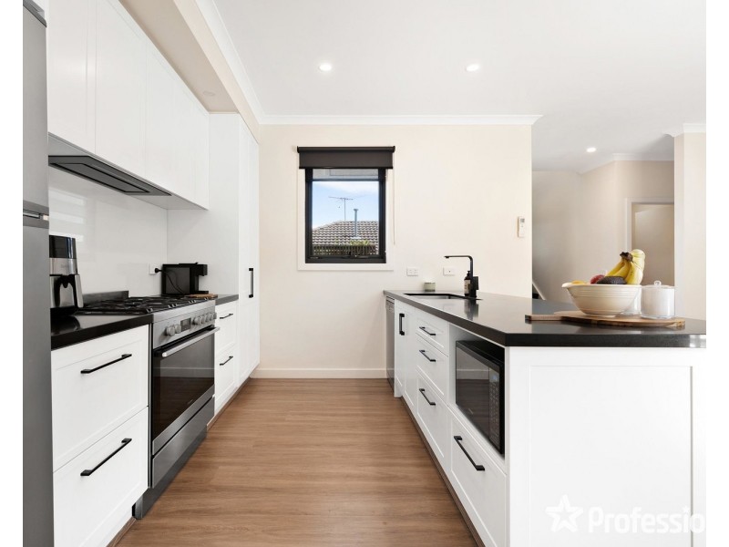 5a Greenville Street, Mooroolbark VIC 3138