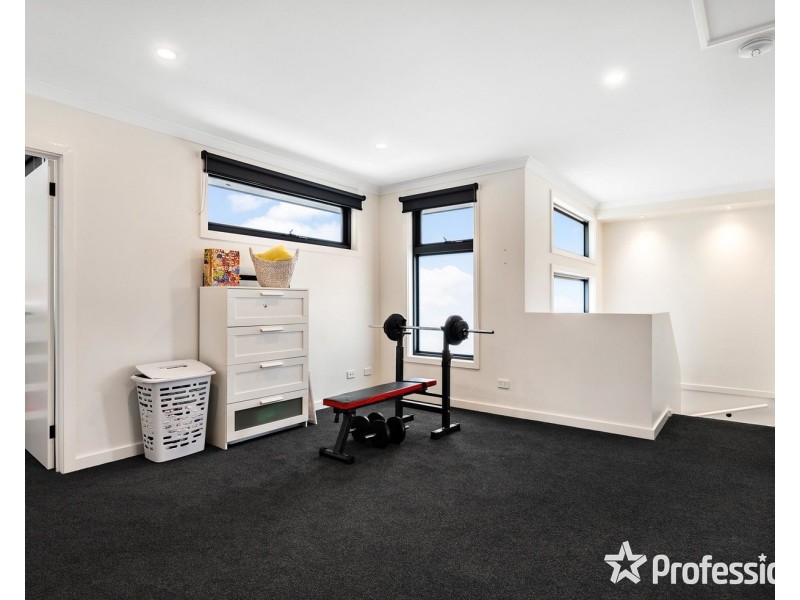 5a Greenville Street, Mooroolbark VIC 3138