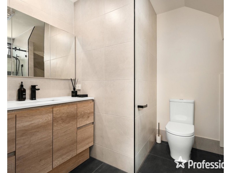 5a Greenville Street, Mooroolbark VIC 3138