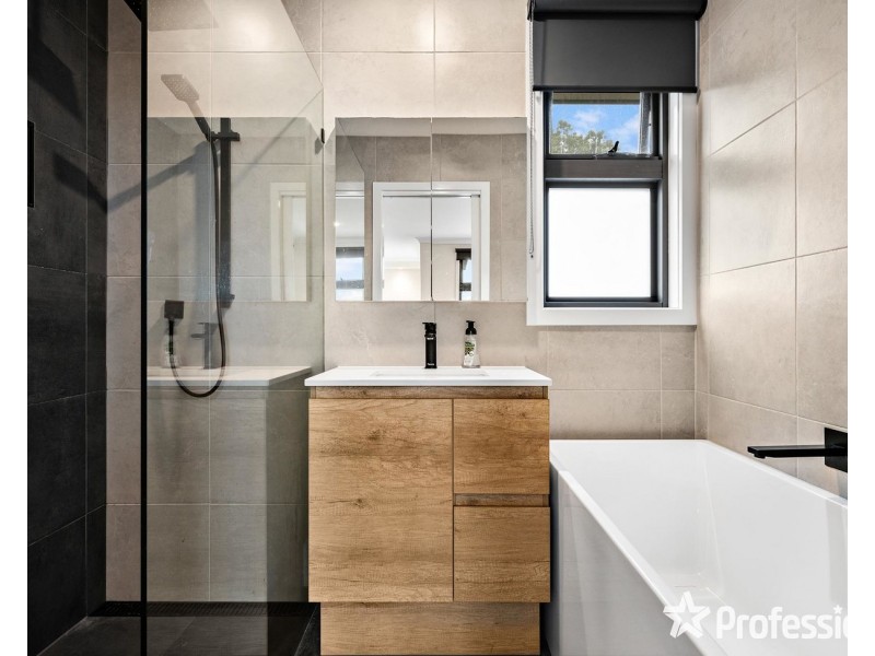 5a Greenville Street, Mooroolbark VIC 3138