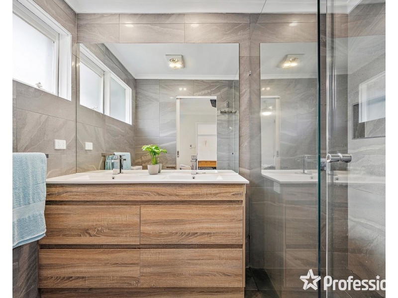 21 Lancaster Place, Chirnside Park VIC 3116