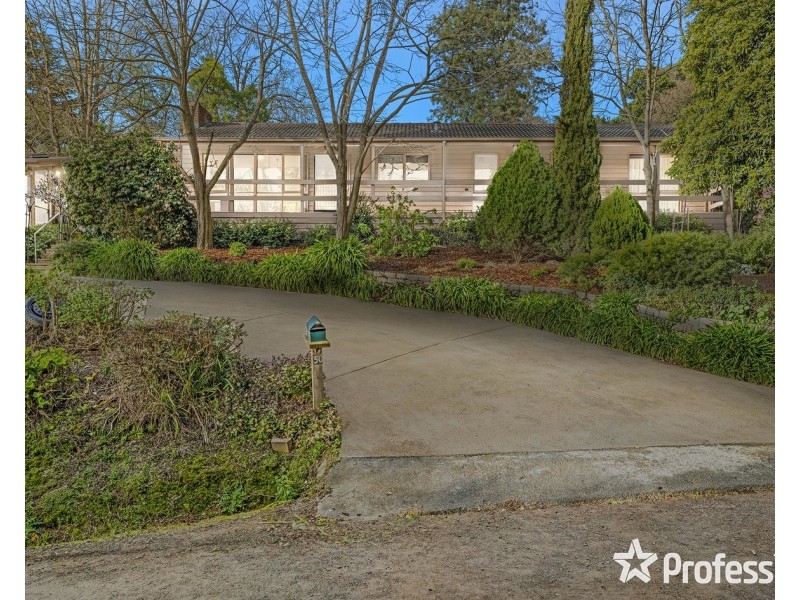 50 Railway Road, Seville VIC 3139