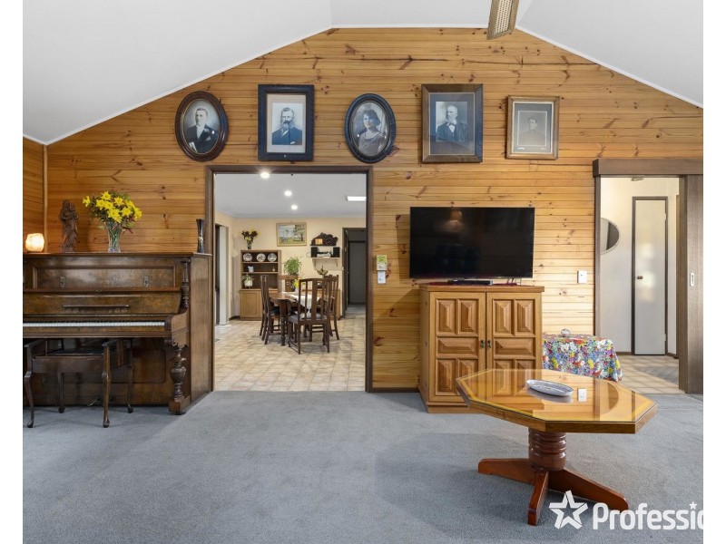 50 Railway Road, Seville VIC 3139