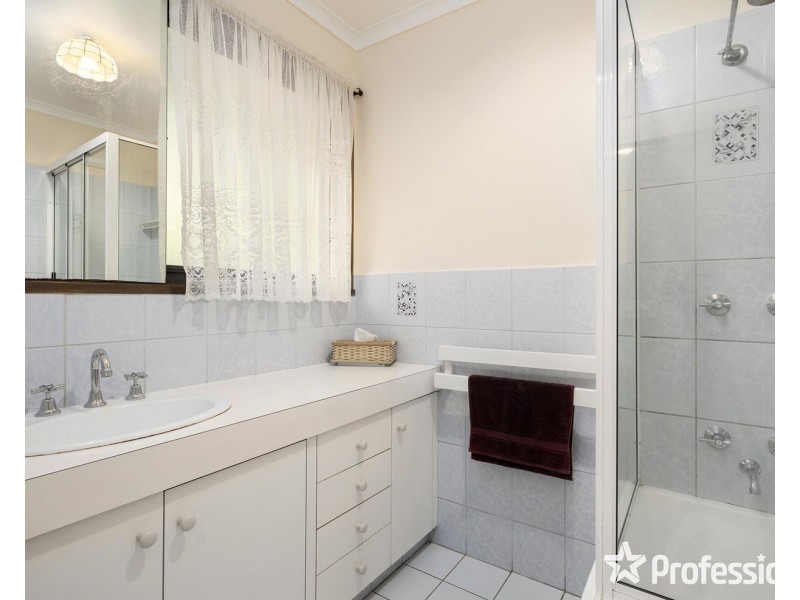 50 Railway Road, Seville VIC 3139