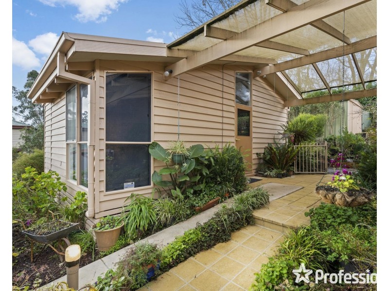 50 Railway Road, Seville VIC 3139