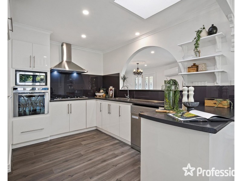 17 Lockhart Court, Kilsyth VIC 3137