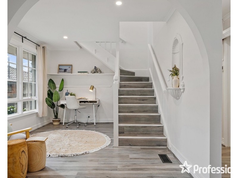 17 Lockhart Court, Kilsyth VIC 3137