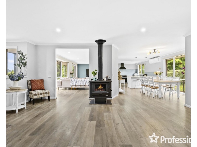 26 The Wridgeway, Mount Evelyn VIC 3796