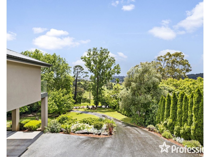 26 The Wridgeway, Mount Evelyn VIC 3796