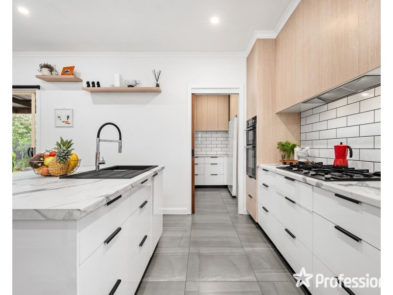 588 Warburton Highway, Seville VIC 3139