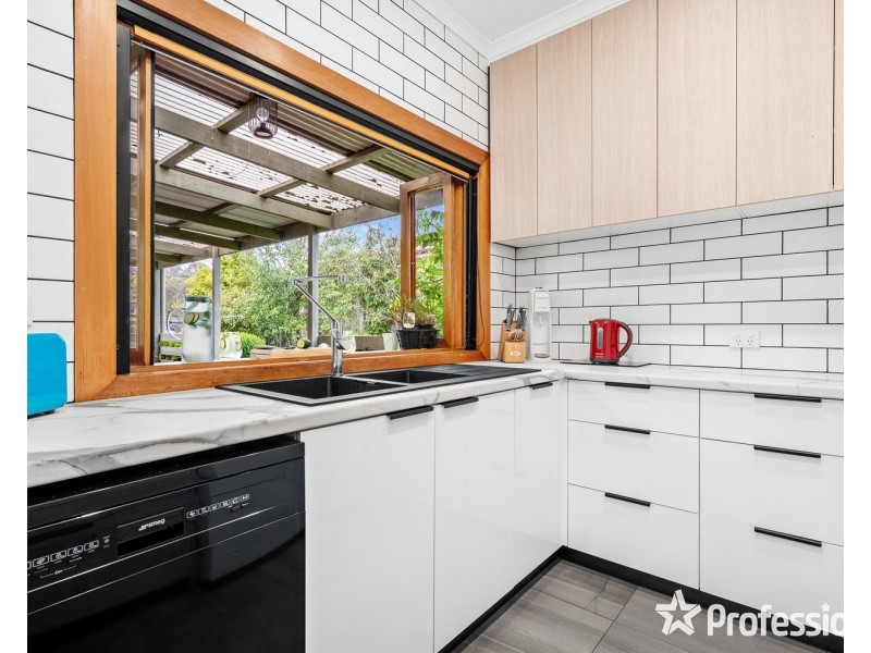 588 Warburton Highway, Seville VIC 3139