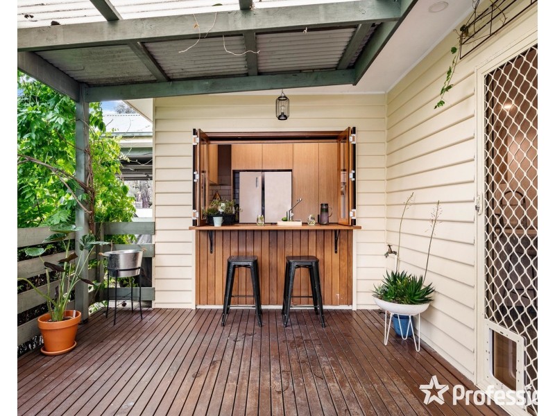 588 Warburton Highway, Seville VIC 3139