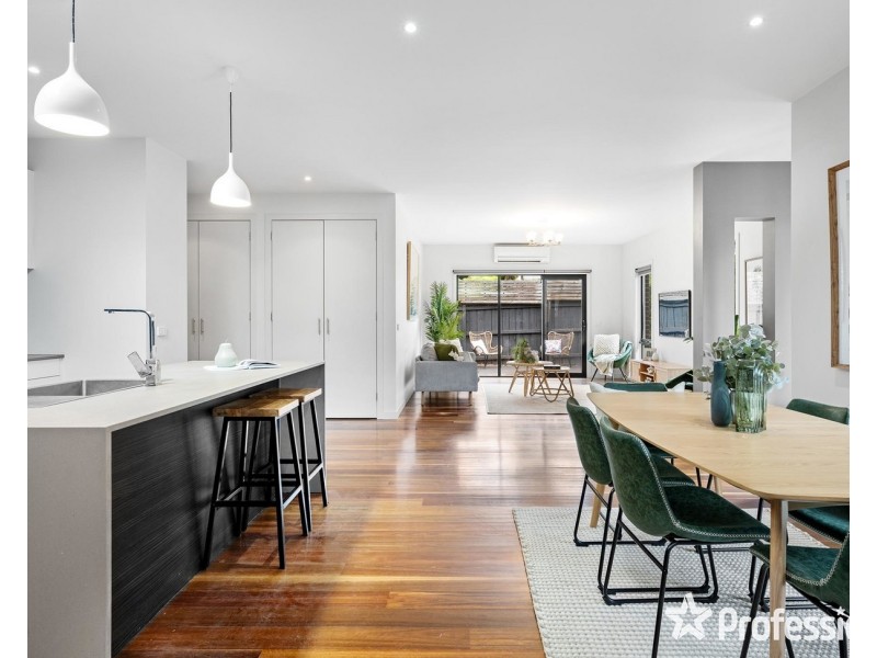 12a Dobell Place, Mooroolbark VIC 3138