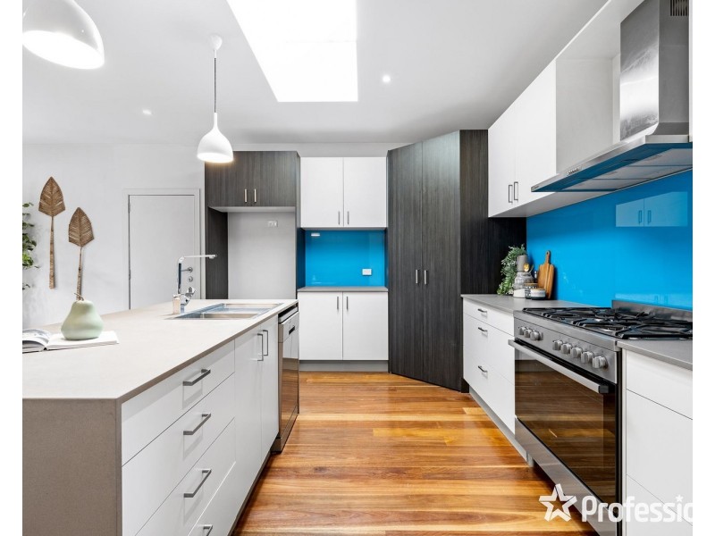 12a Dobell Place, Mooroolbark VIC 3138