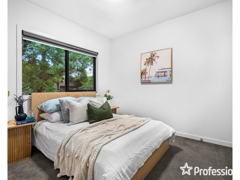 12a Dobell Place, Mooroolbark VIC 3138