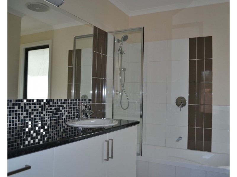 3/15 Ross Road, Croydon VIC 3136