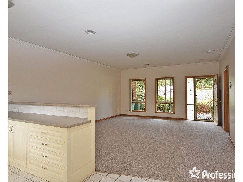 3/5 Charles Street, Mooroolbark VIC 3138