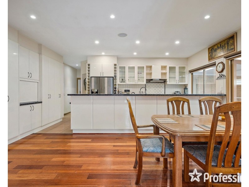 9 Belmont Road West, Croydon South VIC 3136