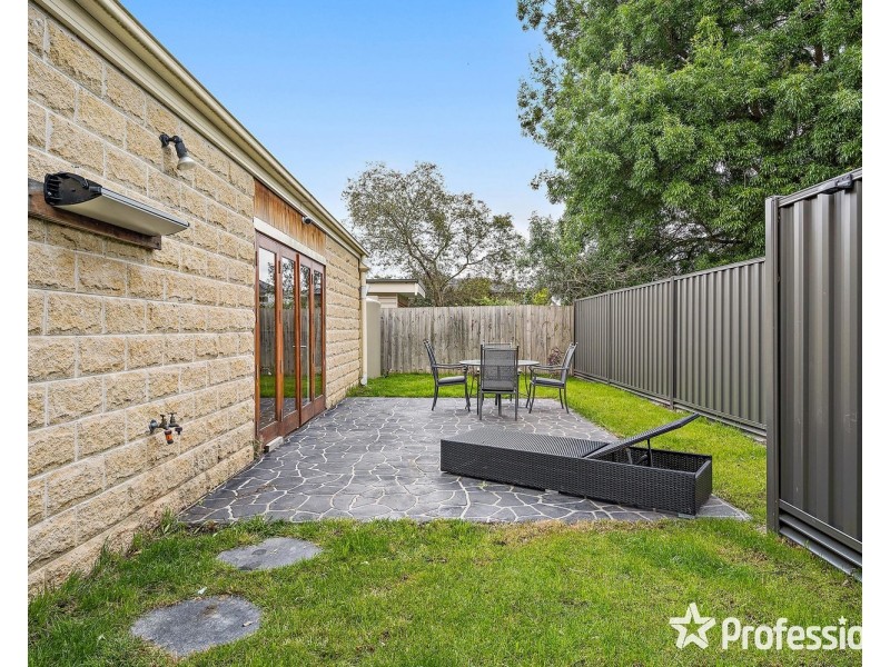 9 Belmont Road West, Croydon South VIC 3136