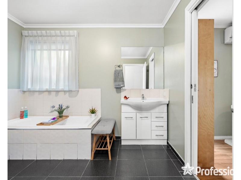 2/78 Liverpool Road, Kilsyth VIC 3137
