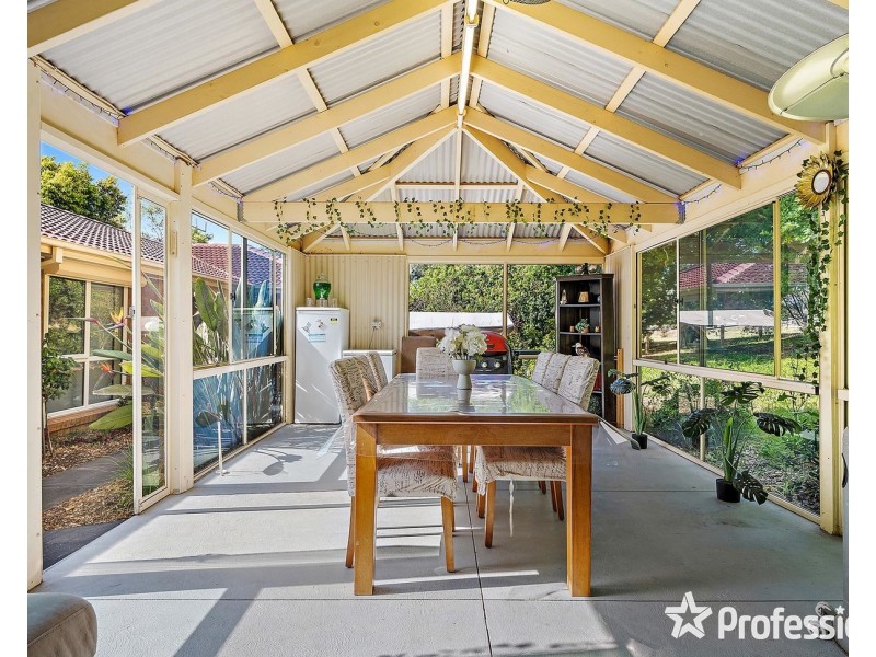 17 Partridge Way, Mooroolbark VIC 3138