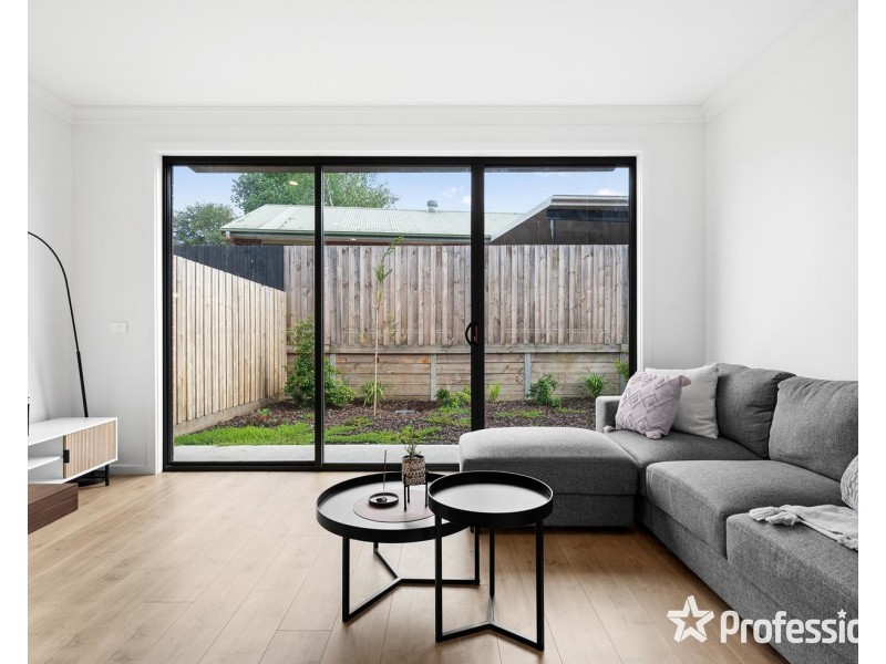 6 Lucinley Close, Kilsyth VIC 3137