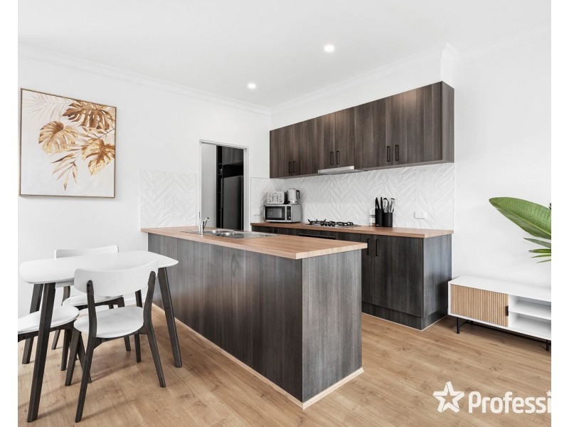 6 Lucinley Close, Kilsyth VIC 3137