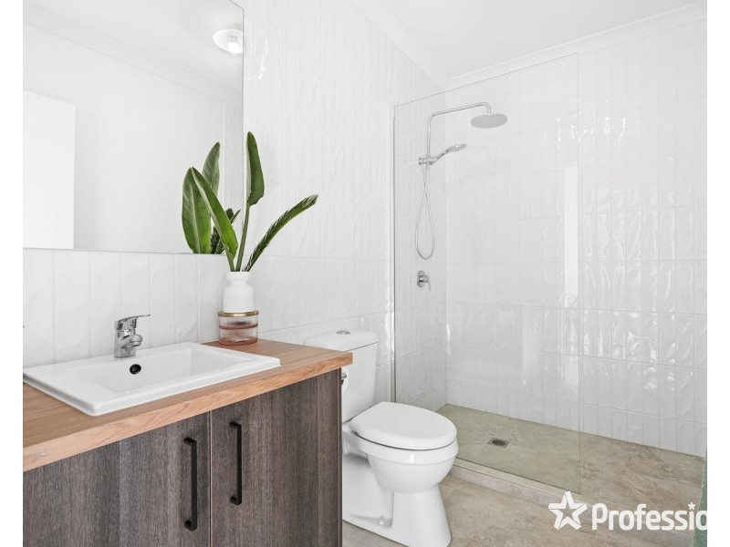6 Lucinley Close, Kilsyth VIC 3137
