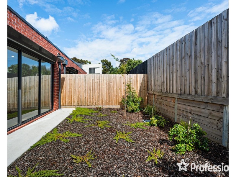 6 Lucinley Close, Kilsyth VIC 3137