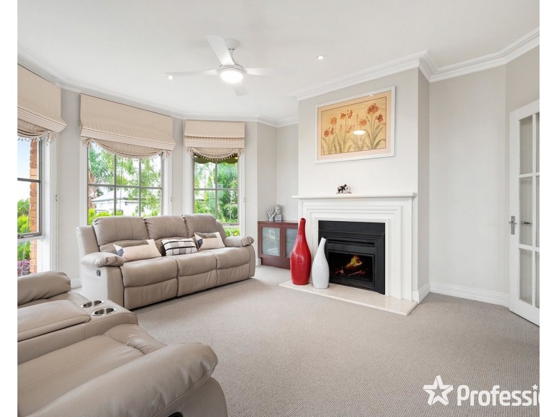 8 Hilledge Lane, Mooroolbark VIC 3138