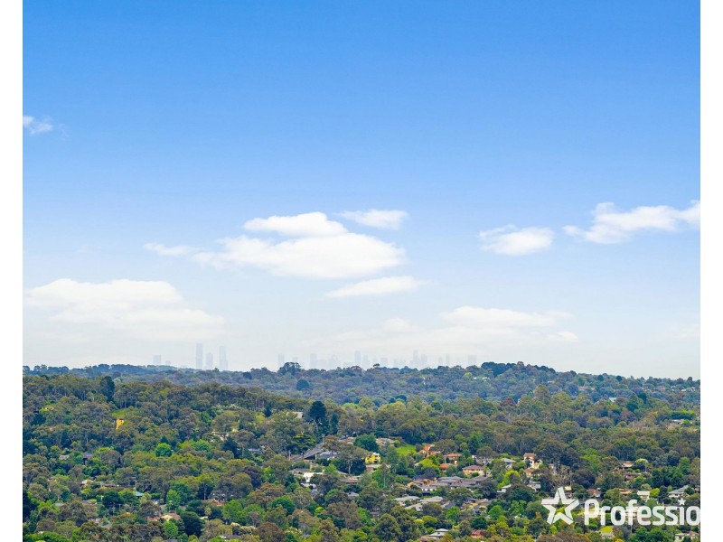 8 Hilledge Lane, Mooroolbark VIC 3138