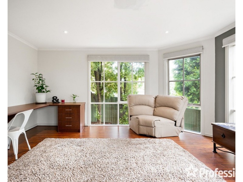 8 Hilledge Lane, Mooroolbark VIC 3138