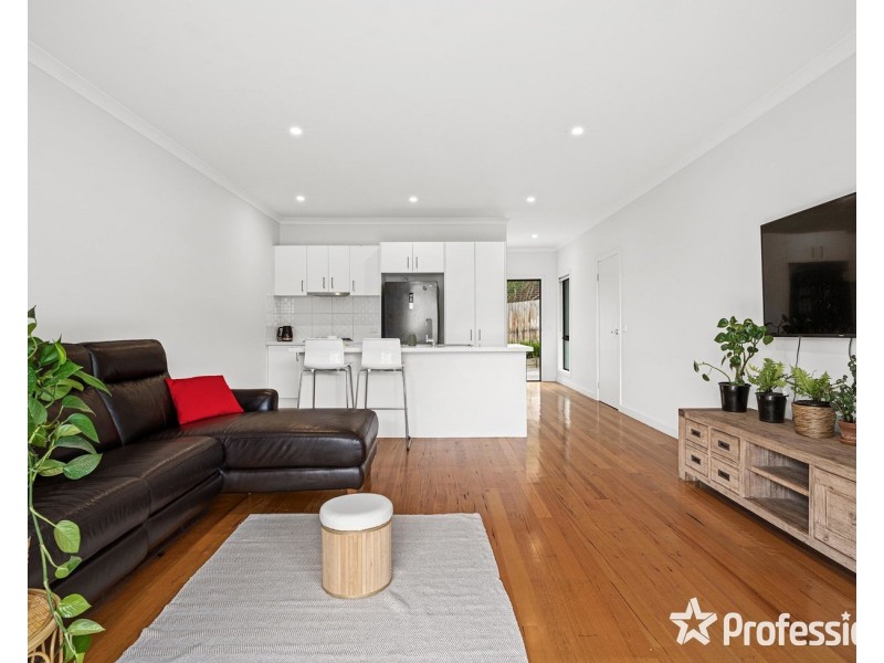 2 Percy Close, Mooroolbark VIC 3138