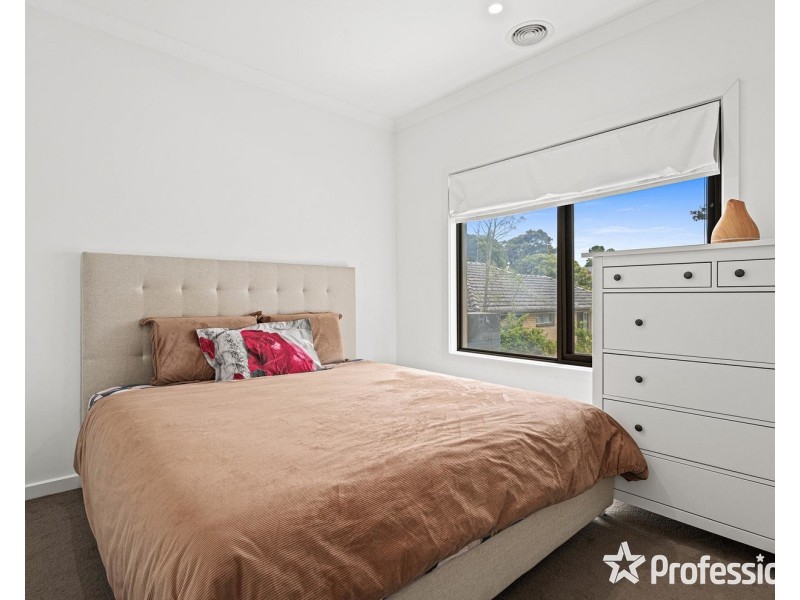 2 Percy Close, Mooroolbark VIC 3138