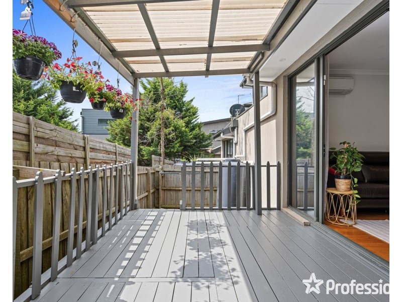 2 Percy Close, Mooroolbark VIC 3138