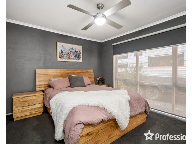 17 Highview Drive, Mooroolbark VIC 3138