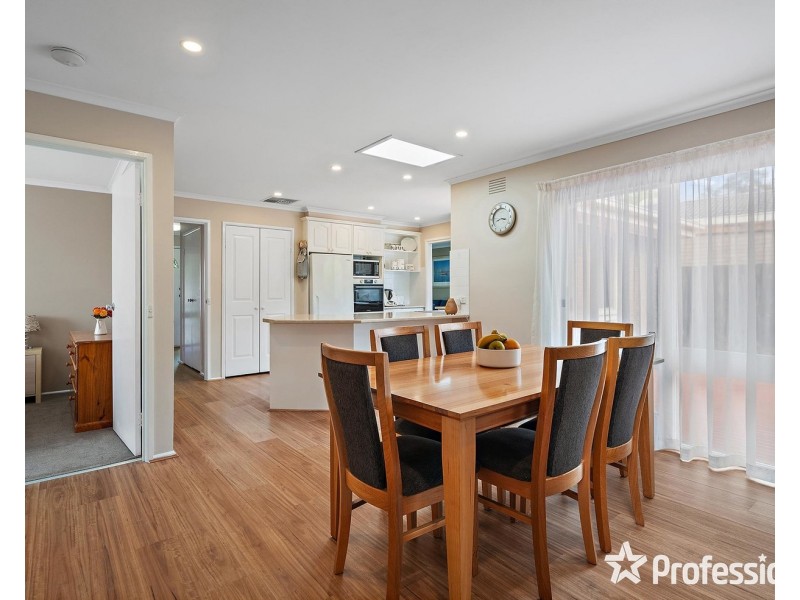 9 Levendale Avenue, Mooroolbark VIC 3138
