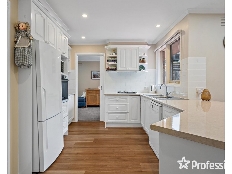 9 Levendale Avenue, Mooroolbark VIC 3138