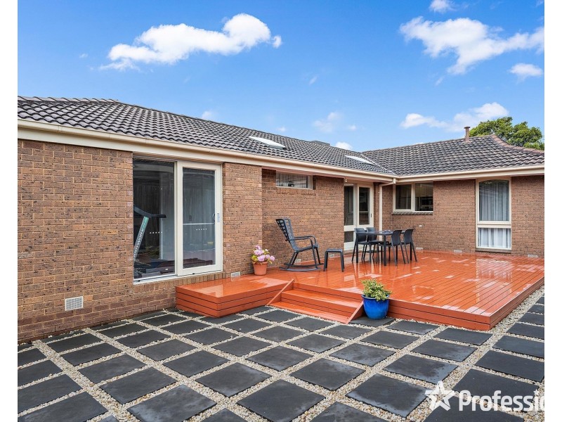 9 Levendale Avenue, Mooroolbark VIC 3138