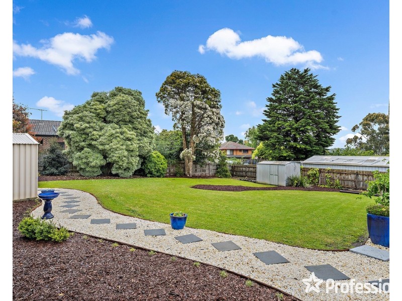 9 Levendale Avenue, Mooroolbark VIC 3138