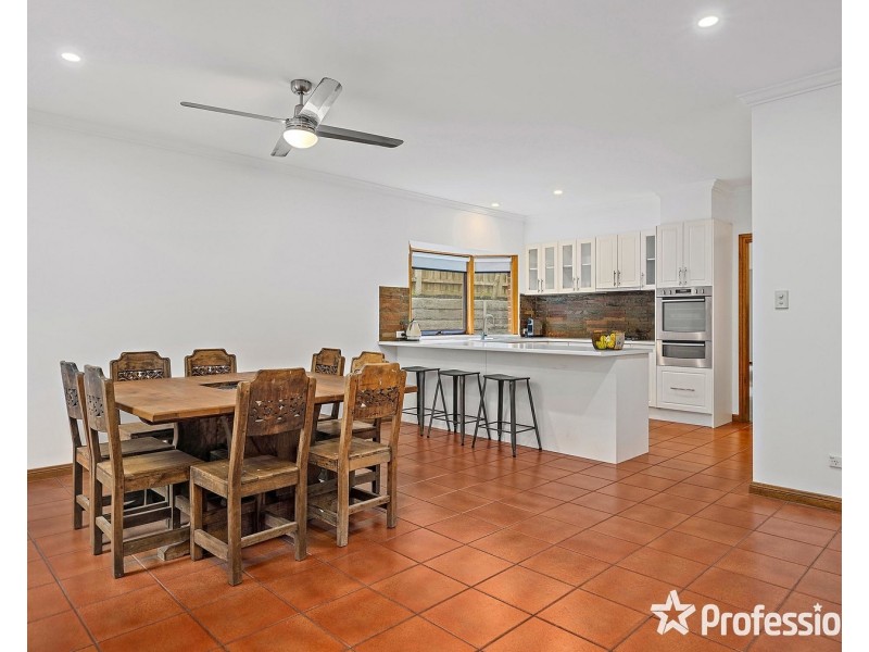 10 Barnard Crescent, Croydon North VIC 3136