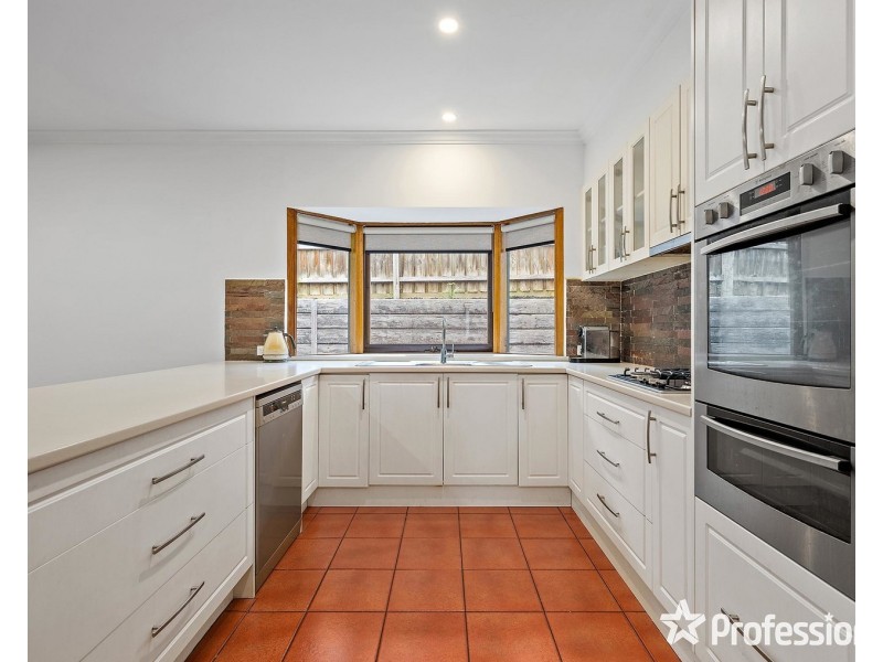 10 Barnard Crescent, Croydon North VIC 3136