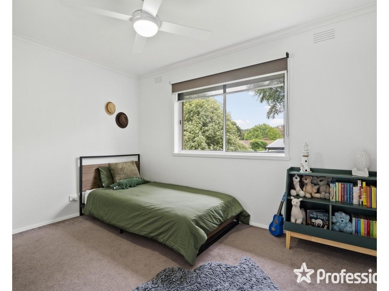 14 Zina Grove, Mooroolbark VIC 3138