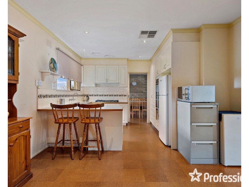 8 Turella Court, Mooroolbark VIC 3138