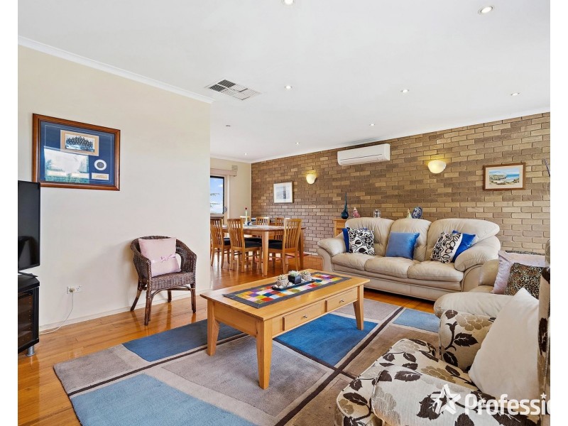 8 Turella Court, Mooroolbark VIC 3138