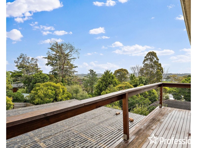 8 Turella Court, Mooroolbark VIC 3138